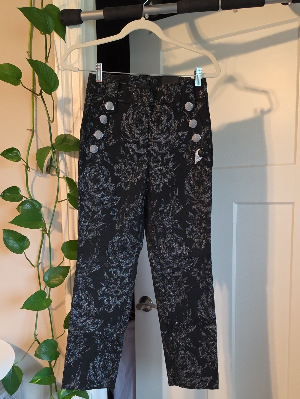 🆕️ White House Black Market Black Floral Jacquard Straight Leg Pants